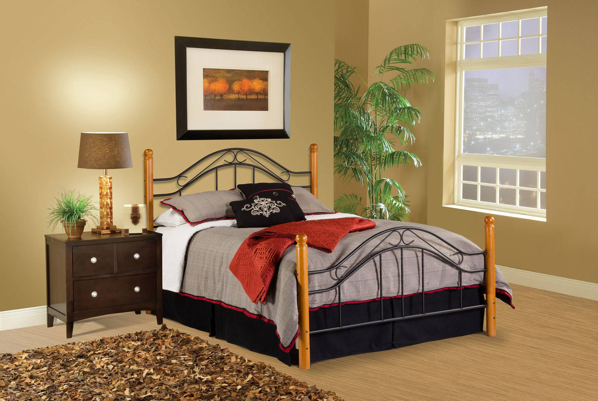 Queen Bed Set O678851