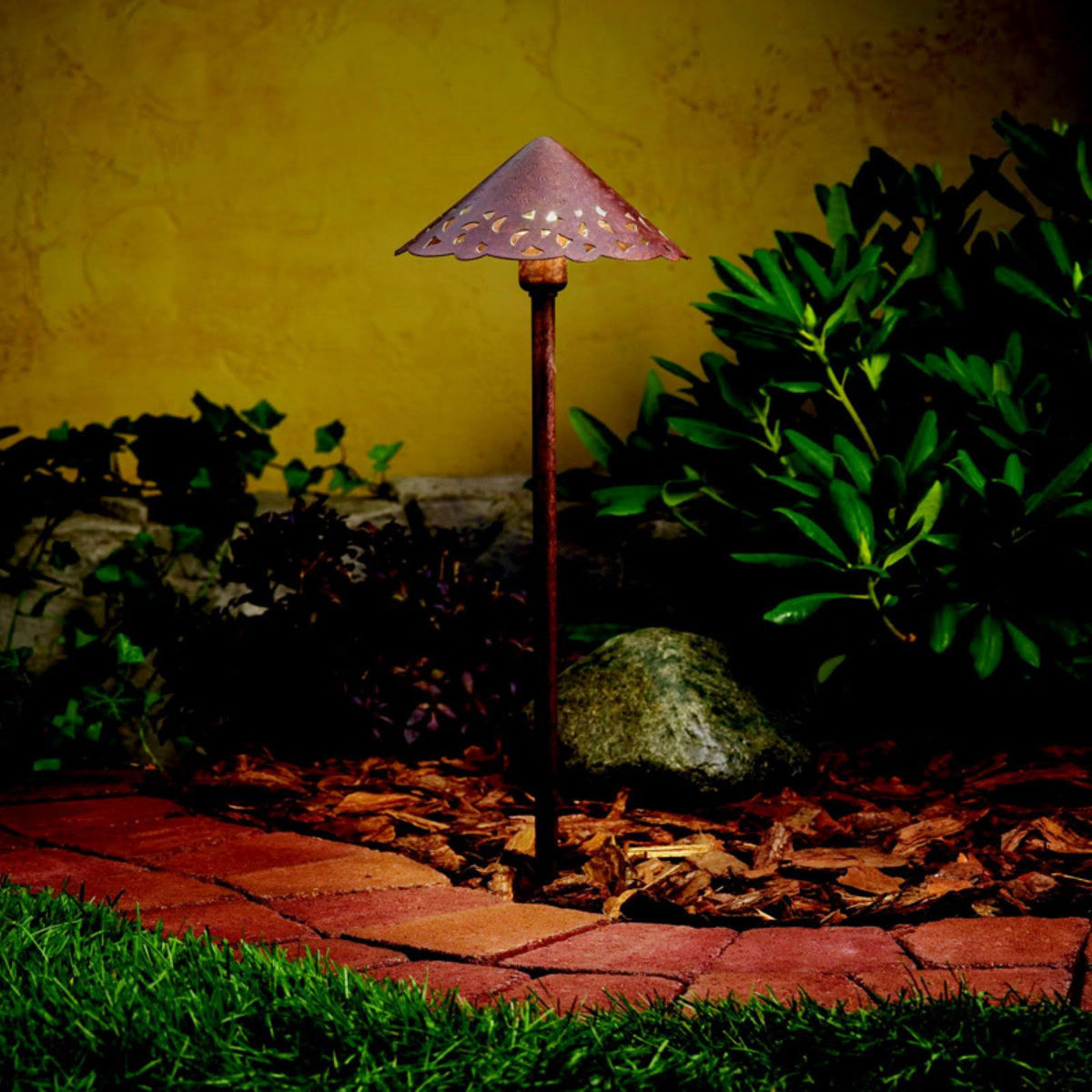 LED Hammered Roof Landscape Light G43237