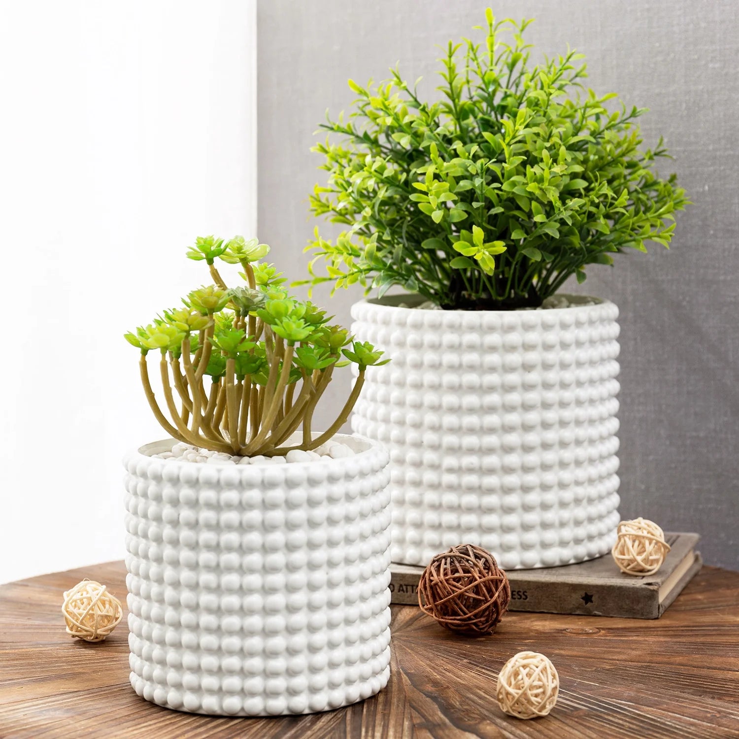 Set of 2 White Ceramic Flower Planter Pots N38366