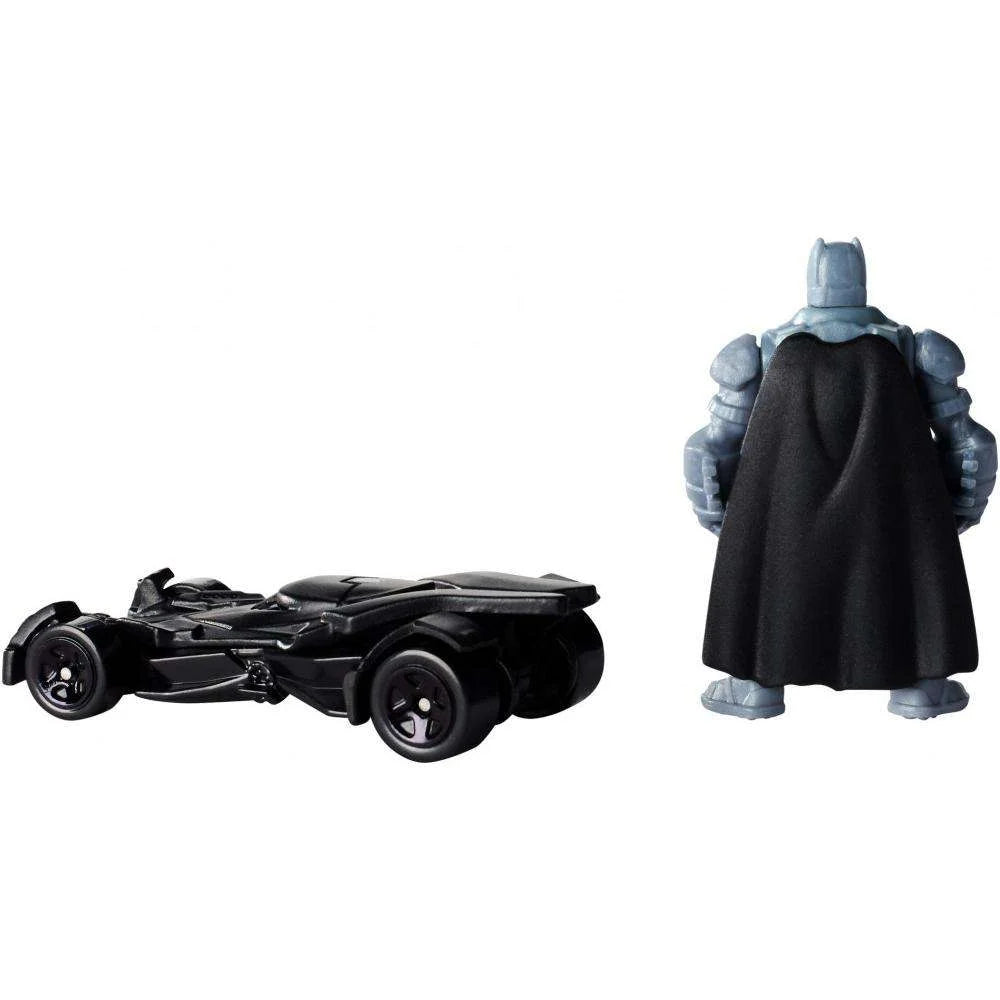 Batman v Superman Mini Armored Batman Figure & Batmobile G524114