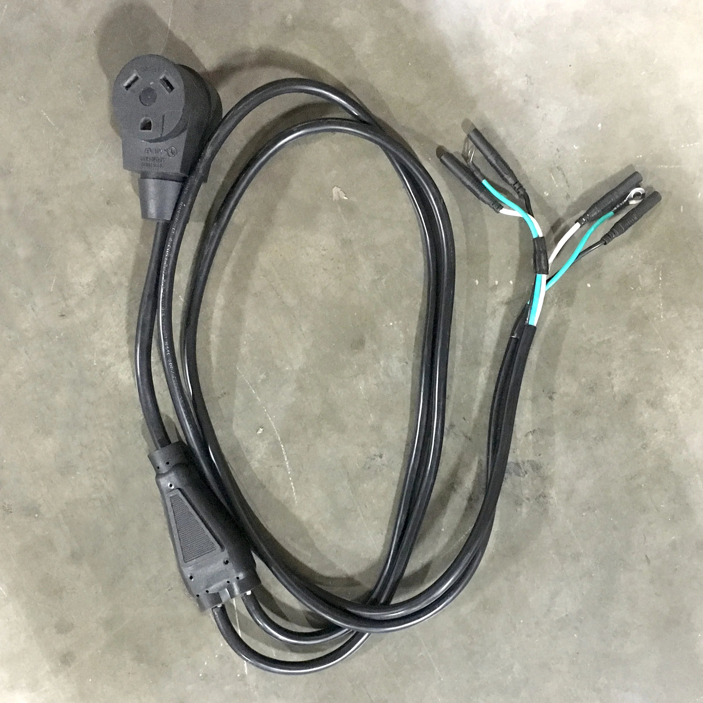 30 Amp Black RV Parallel Cable B38439